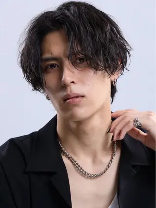 ミディアム パーマ メンズ サロンズ内B区画所属・新宿メンズ専門 メンズパーマ特化のヘアスタイル