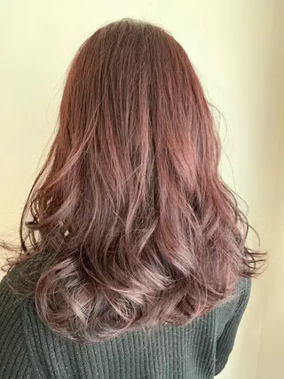 セミロング Brooch ブローチのヘアスタイル