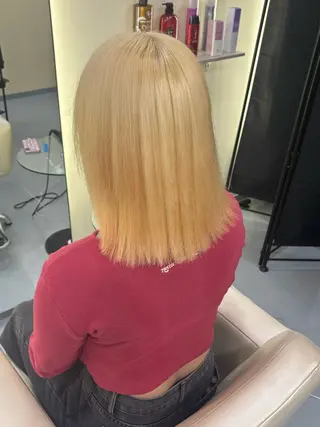 ミディアム カラー ハイトーン YONIのヘアスタイル