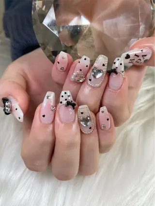 ネイル Kanako 💫のネイルデザイン