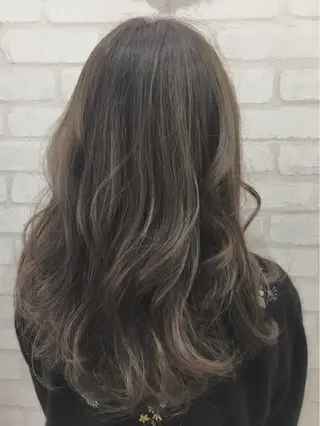 ミディアム 若山 敦のヘアスタイル