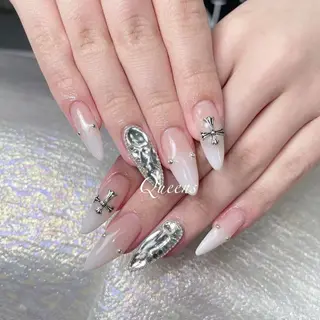 ネイル Queens 榊 まおのネイルデザイン