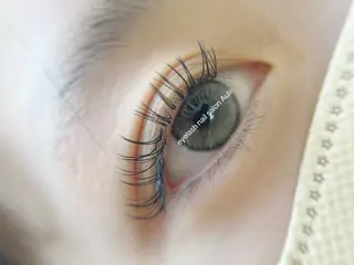 マツエク・マツパ eyelash nail salon Aulii所属・kanesaka .のマツエク・マツパデザイン
