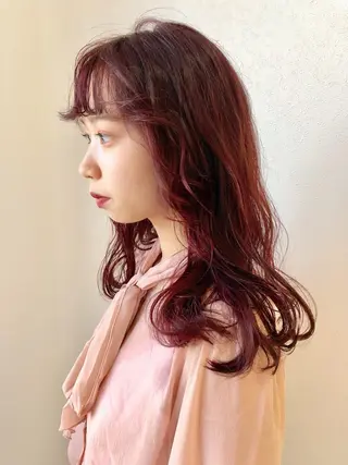 ミディアム カラー 岩田 萌那のヘアスタイル