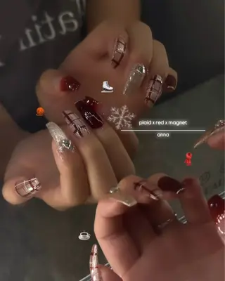 ネイル GRANDE OSU Anna 🧸💛のネイルデザイン