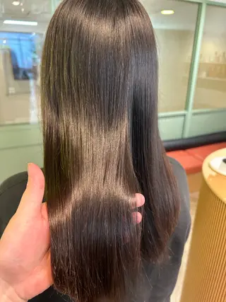 ベージュ/ダブルカラ ー/新潟駅/青柳萌果のヘアスタイル