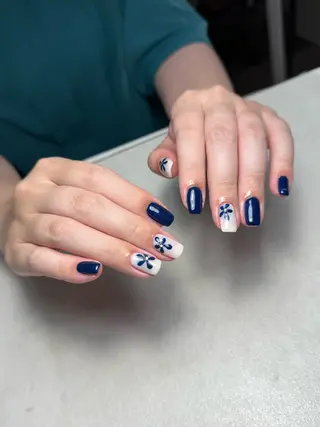 ネイル 🐈‍⬛ Minamiのネイルデザイン