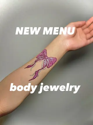 REPLENDA所属・REPLENDA MIKIYOのネイルデザイン