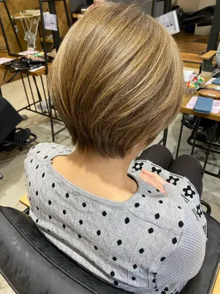 ショート カラー 🩷🍭中津・梅田 エリア🍬💜のヘアスタイル