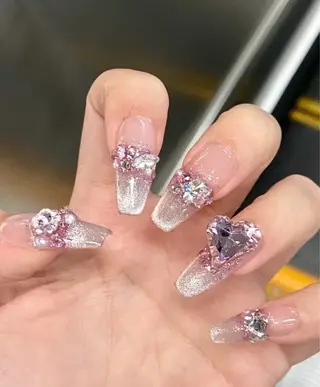 ネイル 高木 維麗絲のネイルデザイン