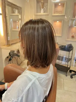 ミディアム 前平 友慈のヘアスタイル