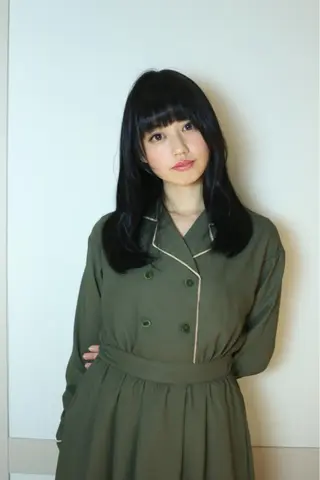 セミロング ロング 横手 愛美のヘアスタイル