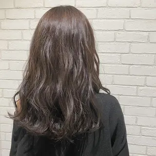 セミロング カラー 🪻花屋併設🪻秀島 有紀のヘアスタイル