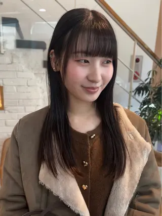 セミロング カラー 池田理紗/メンズ カット/切りっぱなしのヘアスタイル