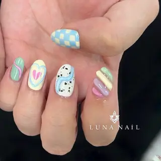 ネイル アトリエ　ミモザ所属・いまむら あかりのネイルデザイン