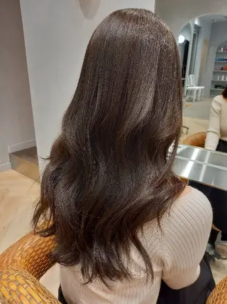 カラー ロング ヒジオカ リナのヘアスタイル