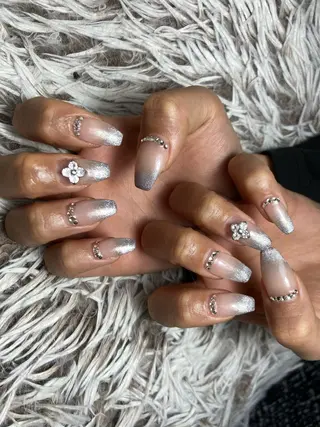 セミロング ネイル ✴︎ Delightのネイルデザイン