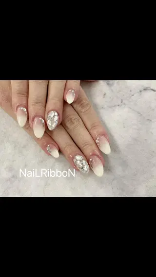 ネイル ネイルリボン 受付スタッフのネイルデザイン