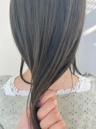 ミディアム カラー 韓国ヘア顔周りカット 艶髪ベージュtamaのヘアスタイル