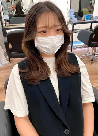 ミディアム カラー 大人可愛いレイヤー 大田のヘアスタイル