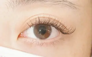 マツエク・マツパ 💜bora .のネイルデザイン