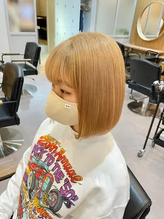 ミディアム カラー akane .のヘアスタイル
