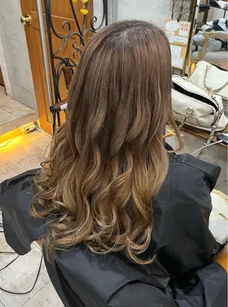 ロング カラー 艶髪/ハイトーン/ ヘアセット/モエノのヘアスタイル