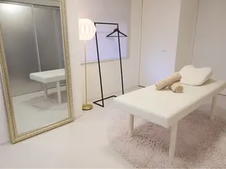 美容小顔・整体 ・美容鍼　SAKUのエステ・リラクイメージ