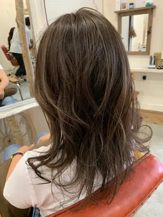 セミロング カラー fio マナミのヘアスタイル