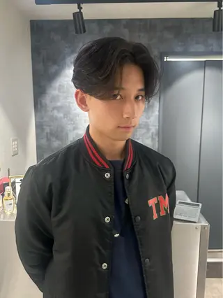 ミディアム パーマ メンズ SALOWIN 原宿 iori所属・🌟原宿指名No.1 センターパート⭐️のヘアスタイル