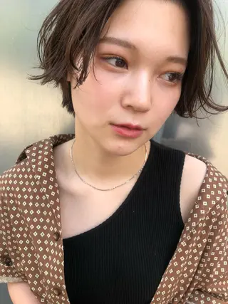 ミディアム カラー THE DAY所属・AKI HASHIMOTOのヘアスタイル