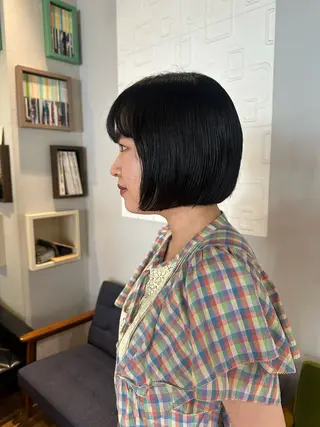 ショート カラー 塩澤 榛奈のヘアスタイル