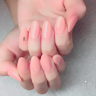 ネイル THECOLORS所属・近貞 莉奈のネイルデザイン