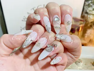 ネイル One Plus Nail Salonのネイルデザイン
