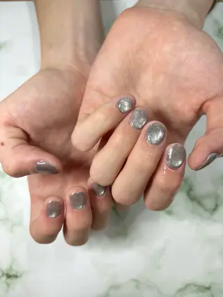 ネイル private salon Aola所属・TSUKI 🩶のネイルデザイン