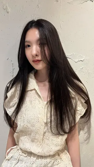 ロング カラー mei｜顔まわり ×透明感カラーのヘアスタイル