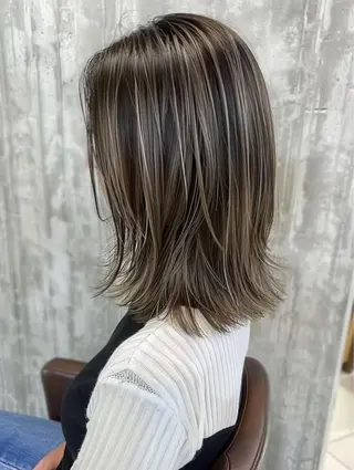 セミロング 保子 祐里香のヘアスタイル