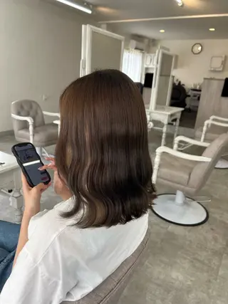 セミロング カラー suri-ru hair【スリールヘアー】所属・FURUSAWA AOIのヘアスタイル