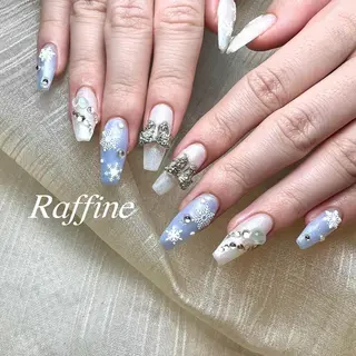 ネイル RAFFINE haru🦋🩵のネイルデザイン