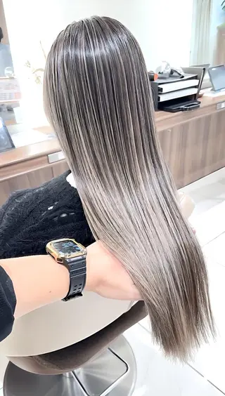 セミロング 髪質改善/縮毛矯正 /カラー/篠塚菜々子のヘアスタイル