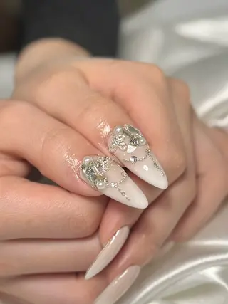 ネイル ルシイ🎀新宿長さ 出しパーツ専門店のネイルデザイン