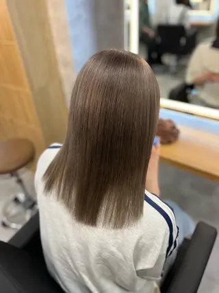 カラー ベージュ・グレー ジュ達人KOJIROのヘアスタイル