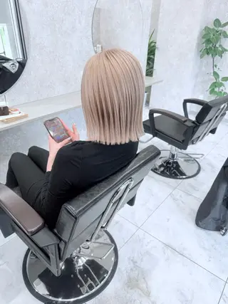 ミディアム カラー 🌈派手髪ハイトーン 🌈鈴木亮太🌈のヘアスタイル