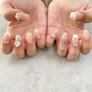 ネイル ゴテゴテ💙ワンホン リオナのネイルデザイン