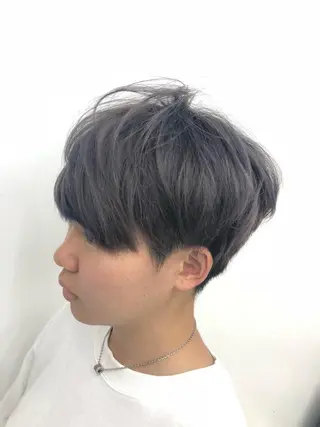 ショート カラー 白髪ぼかしハイライト めさきすずなのヘアスタイル