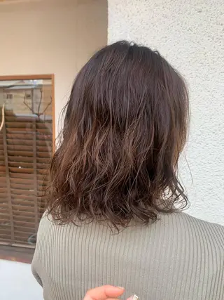 ミディアム カラー パーマ putri 川邉 優花のヘアスタイル