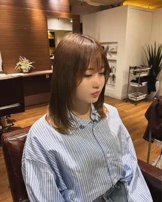 セミロング YUZA grow hair 【ユーザ グロウ ヘア】所属・縮毛矯正/似合わせ カット/伊藤はるかのヘアスタイル