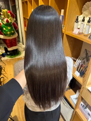 セミロング afloatkobe所属・美髪/髪質改善 川口凌弥のヘアスタイル