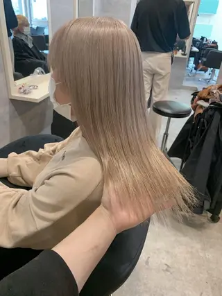 ロング ＿WHITE鳳店 アンダーバーホワイトのヘアスタイル