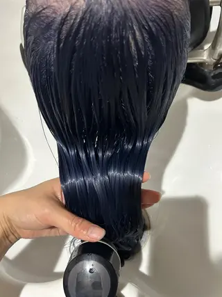 ミディアム カラー 久保 璃々花のヘアスタイル